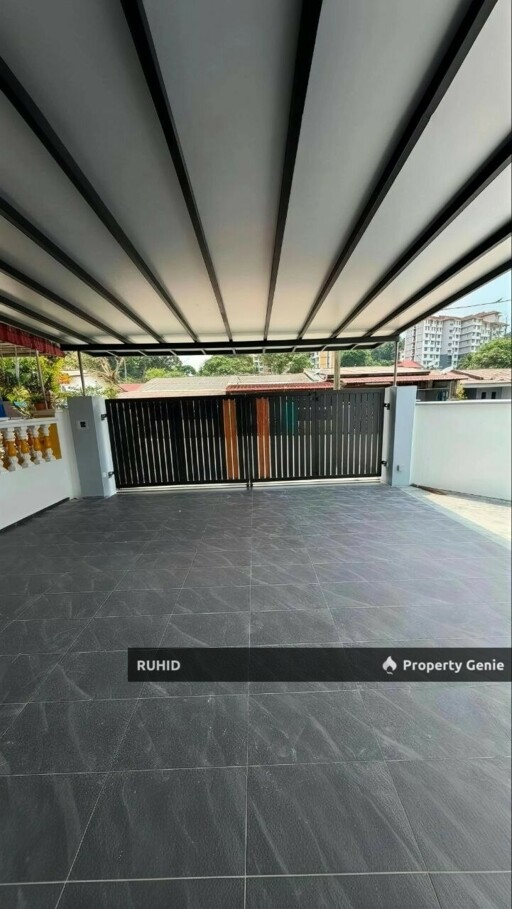 Corner Lot Single Storey House, Taman Sri Pulai – Freehold, 2,000 Sqft