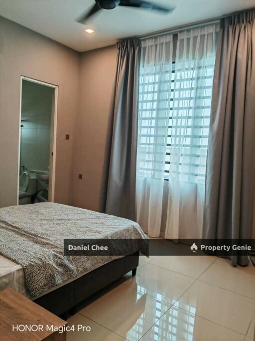 Modern Semi-d Selling Below Market Value with Fully Furnished