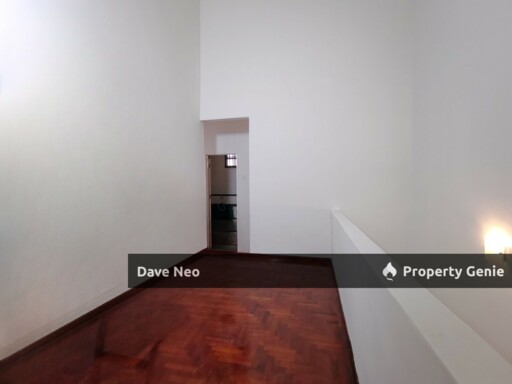 Taman Daya | 2-Storey House | 4Beds 3Baths | Partial Furnished | Near Setia Indah