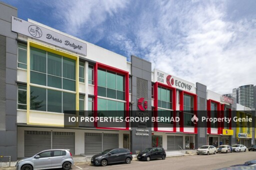Quattro, Taman Kempas Utama