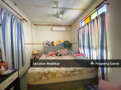 Fully Renovated | Double Storey Semi- D  Jalan Siakap Seksyen 17 Shah Alam .