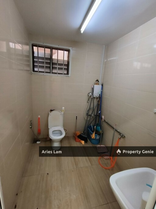 3 Storey Shoplot @ Johor Jaya / Jalan Dedap / Whole Block For Rent