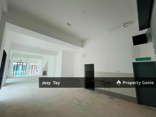 Permas Jaya (Whole Block Corner Lot) For Rent