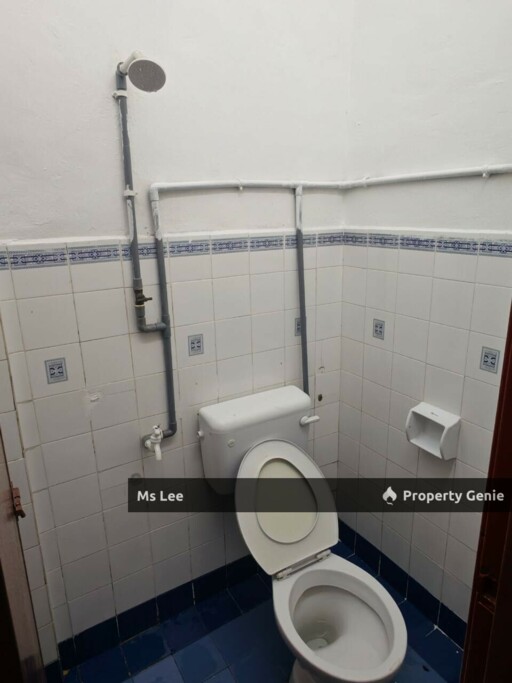 3rd floor Shop Apartment RM 300 (Behind Pasar Malam)-Taman Sentosa @ Klang-Ready Now