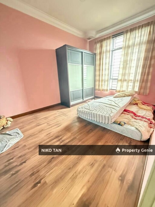 Kipark Apartment With Fully Renovated Tampoi For Sale