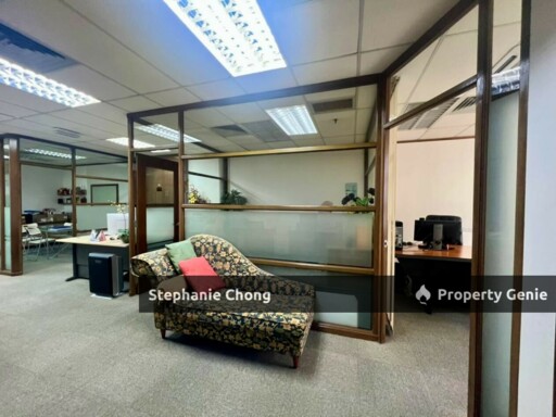 🔥 BELOW RM400 psf! Renovated Freehold Office @ Damansara Intan