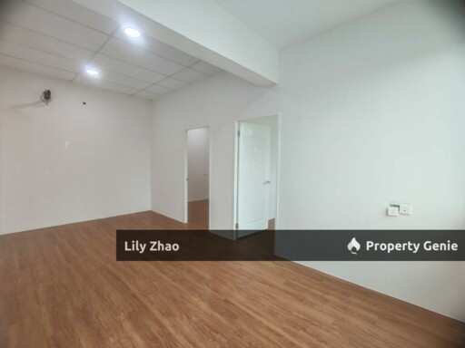 Office Room for Rent, 400 sqft, Private Toilet, Newly Renovated, Prime Area, 2nd Floor Grand Plaza Putatan 5 Town, Kota Kinabalu