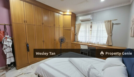 Single Storey SemiD Ayer Keroh Fully Extended 5rooms Extra Garden Area