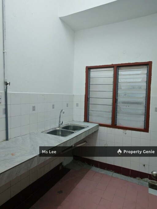 3rd floor Shop Apartment RM 300 (Behind Pasar Malam)-Taman Sentosa @ Klang-Ready Now