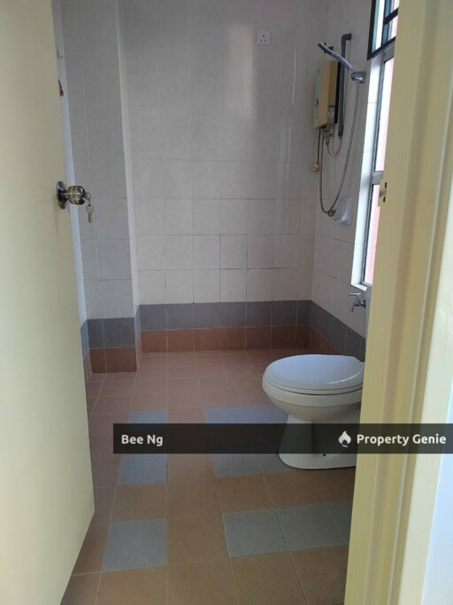 Taman Aman Larkin / 2.5 Storey Terrace G&G