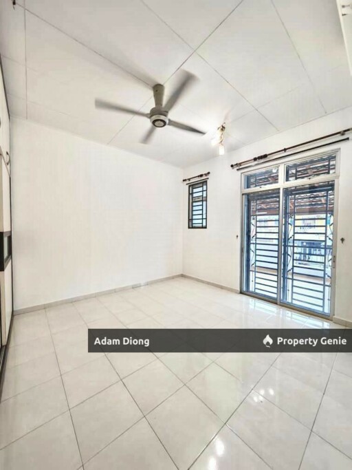 JP Perdana, Mount Austin
