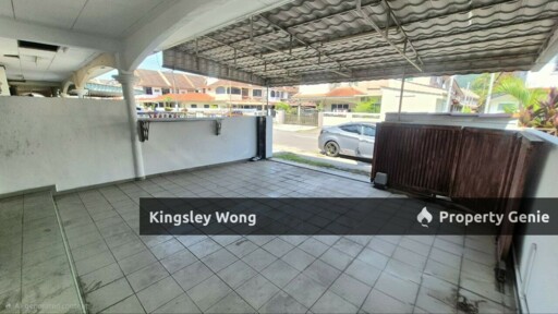 Ipoh Garden 2.5 Storey Terrace House Simple Renovated