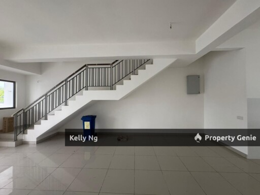 Double Sty Brand New House At Robin Bandar Rimbayu For Sale