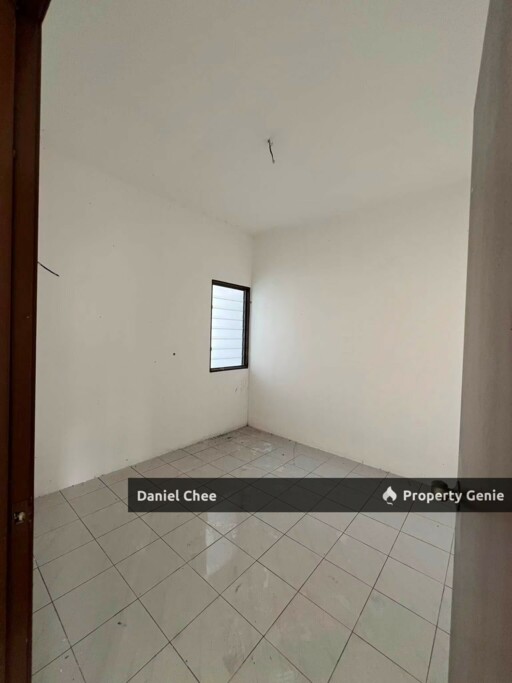 1838010826 Rumah Teres Setingkat Dijual MURAH