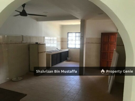 International Lot, Taman Banang Height, Batu Pahat, Johor.