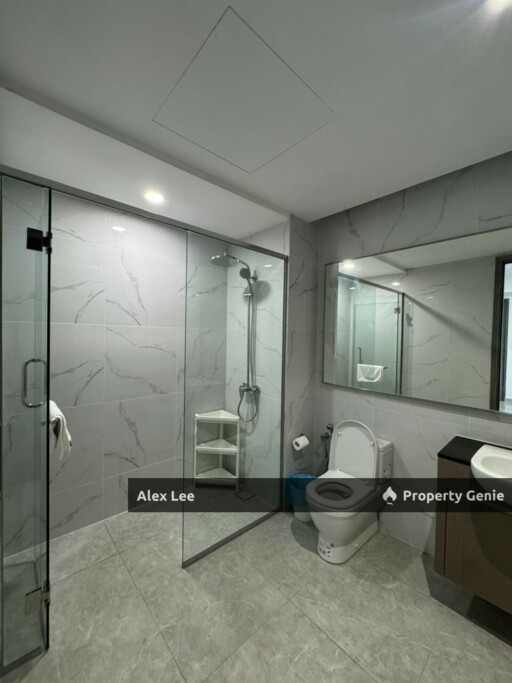 In TRX and KLCC Below Market Price Three bedrooms View to believe it