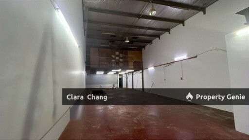 Mount Austin Single Storey Terrace Factory for Rent with Mezzanine Floor