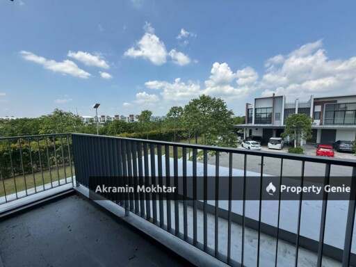 FULLY RENOVATED & PARTIALLY FURNISHED |  GAMUDA 25.7  Lucent Residence @ Twentyfive.7 Two storey Semi D Corner Lot (Cul De Sac)