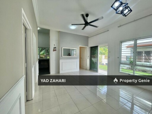 Seksyen 29, Kg Lombong Shah Alam | Single Storey Semi-D 4 Bedrooms | RM480K - Good Condition with Loft and Semi Furnished
