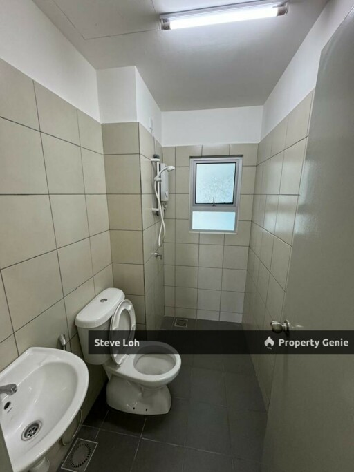 MRT Linked Condo @ Nexus Kajang Female Unit Fully Furnished Single Room