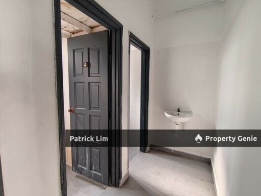 Melaka Baru Batu Berendam [Ground Floor] Shop Lot For Rent