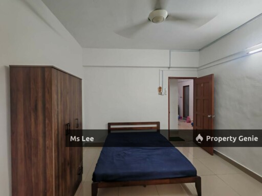 Male Room 3 RM750 @ 1st Floor Shop Apt-Sek 7-Shah Alam-near UITM-Ready Now