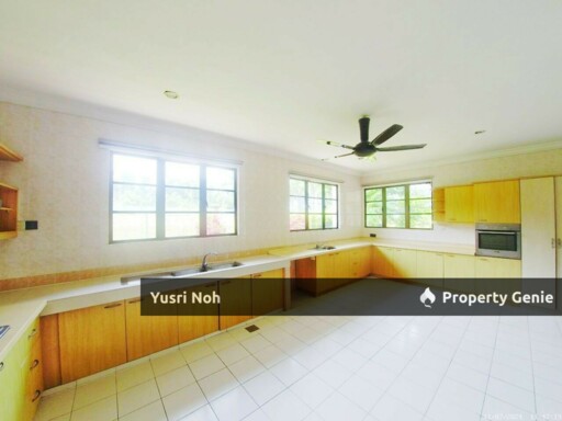PARTIALLY FURNISHED - BUNGALOW DOUBLE STOREY BEVERLY ROW IOI RESORT CITY PUTRAJAYA