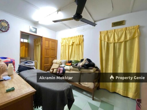 Fully Renovated | Double Storey Semi- D  Jalan Siakap Seksyen 17 Shah Alam .