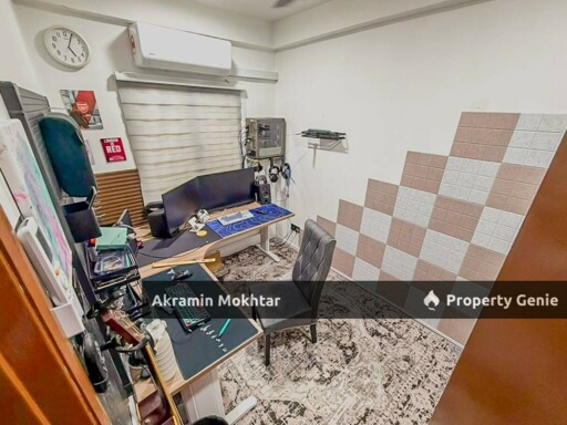Freehold, Corner Unit & 1 Parking | Kenangan View Apartment, Taman Bukit Kenangan, Kajang Selangor.
