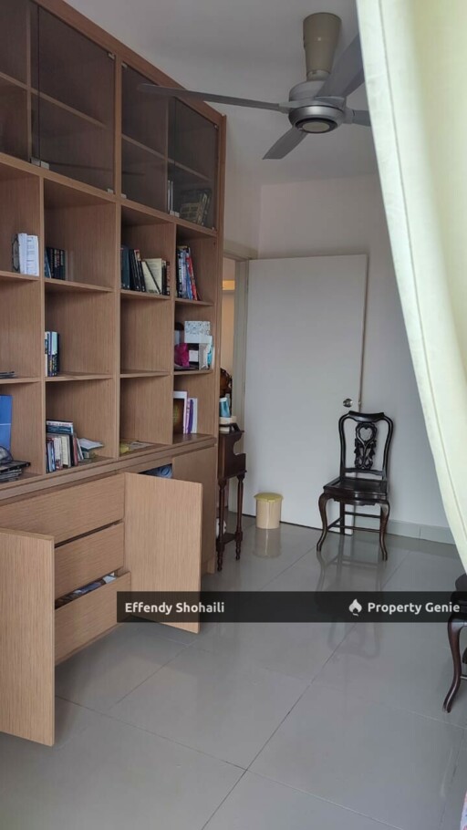 PARAMOUNT VIEW CONDO PJ END LOT