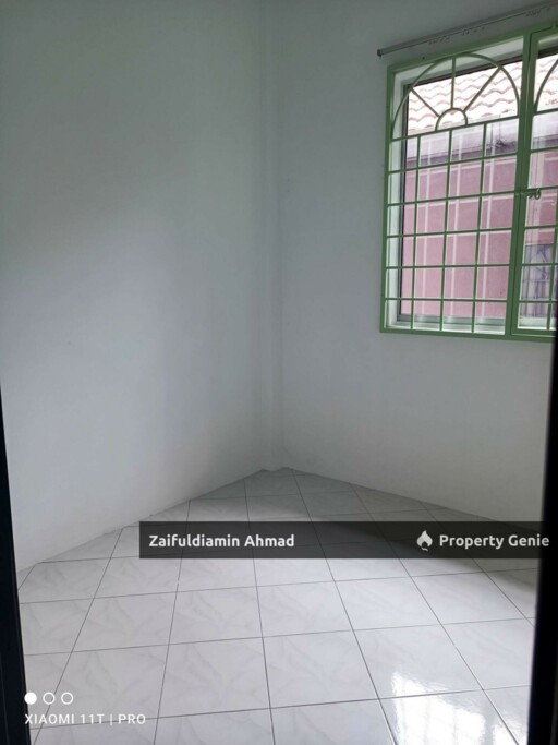Convenient Living: Pangsapuri Putra Indah Near MRT & Amenities