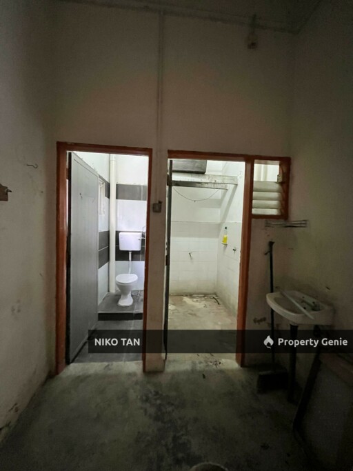 Jalan Lembah Taman Tasek Ground Floor Shoplot For Rent