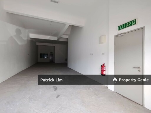 SKYWIZ AYER KEROH (GROUND FLOOR) SHOPLOT FOR RENT