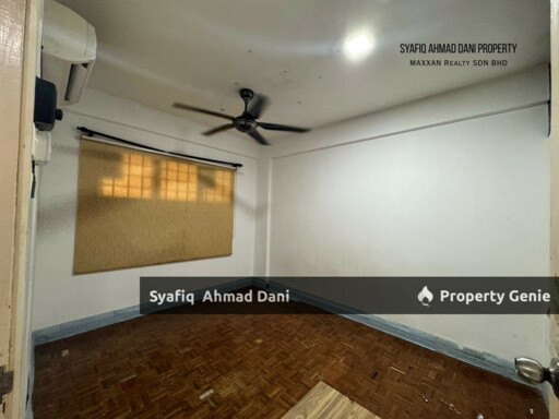 Kenaria Condominium Kajang Facing Pool with Carpark