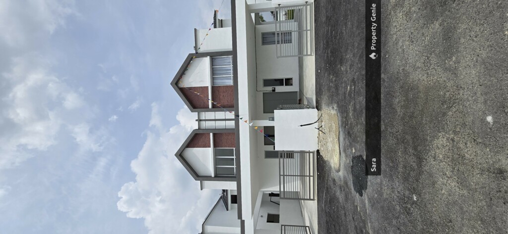 1.5 Storey House at Seri Iskandar Perak