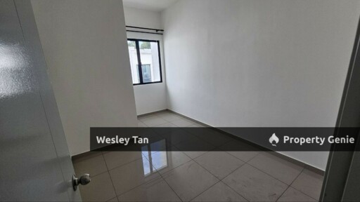 New Cheng 2 Storey Terrace Gated Community 20x70 Freehold 4rooms Bare