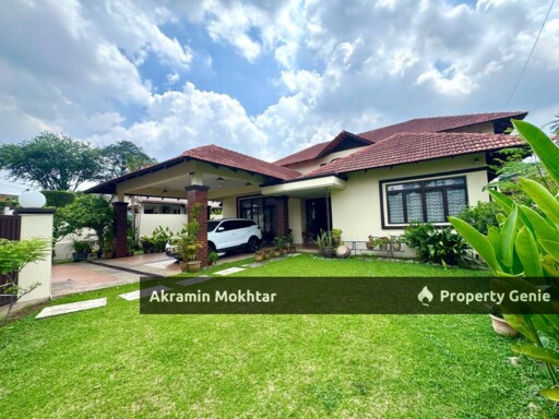 Freehold & Nice Garden | Double Storey Bungalow Kampung Tunku SS1, Petaling Jaya