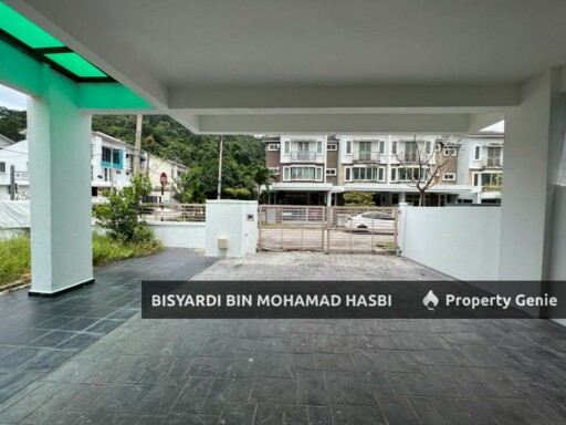 RENOVATED 2.5 STOREY CORNER LOT, KEPAYANG HEIGHTS, SEREMBAN .