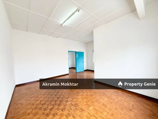 Freehold, End Lot & Renovated | Double Storey Bandar Puchong Jaya , Puchong