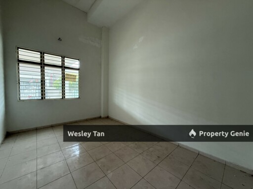 Taman Tanjung Minyak Perdana , Melaka - 1 Storey Terrace House | Bare Unit | Below Value | Serious Owner , View To Offer