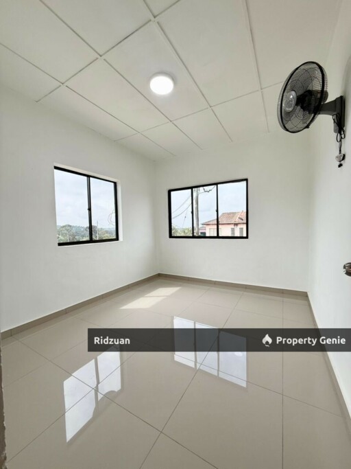 Taman Renggam Jaya, Double Storey Low Cost - Corner Lot at Simpang Renggam
