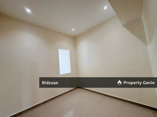 Desa Cemerlang - Single Terrace House