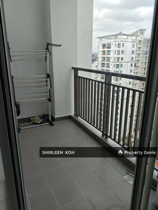 Male Room for Rent at Suriamas Suites Condominium @ Larkin JB Town
