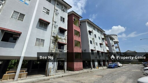 Taman Melawati / Flat
