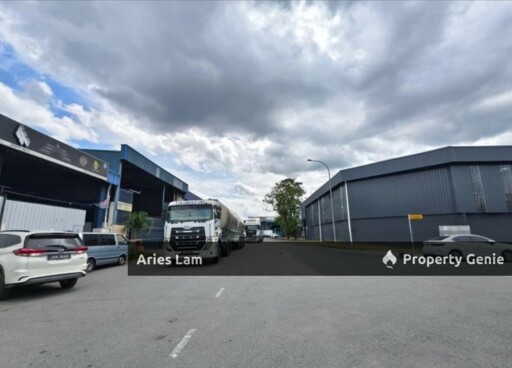 Semi-D Factory / Kawasan Perindustrian Kota Puteri / Megah Ria / Masai