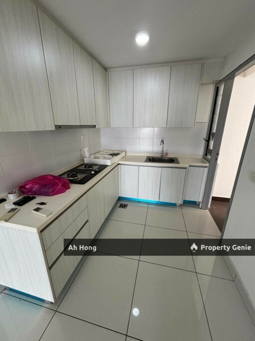Jb Town / 1 Tebrau / 3bedroom / Partially Furnished / Nearby Ciq