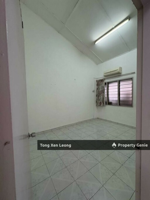 Melaka Home With 3 Rooms, Convenient Access To Amenities