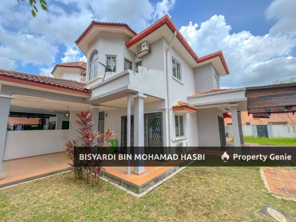 FACING OPEN 2 STOREY CORNER LOT, JALAN PALADIUM, SEKSYEN 7 SHAH ALAM .