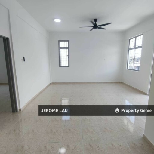 Sri Kluang Double Storey End Lot House for Sale