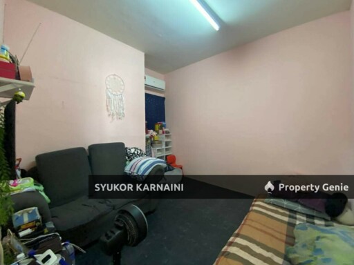 CORNER LOT Blok 11 Flat Desa Mentari PJ